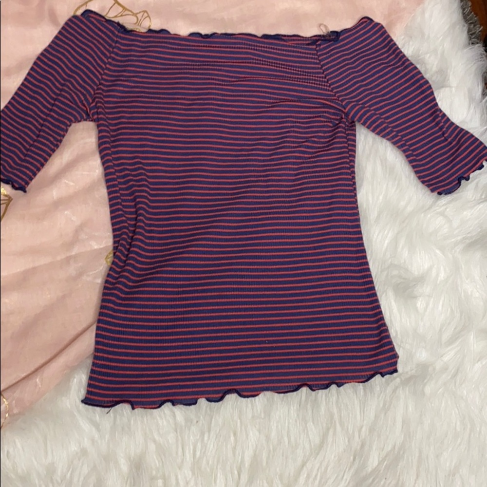 off the shoulder red & blue shirt !!